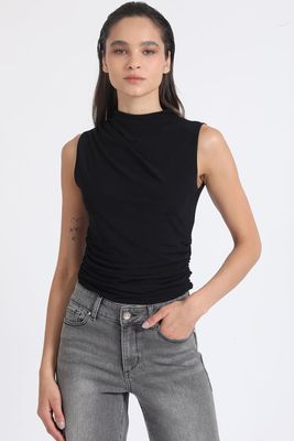 Top Malla Con Recogido En Costados Y Un Hombro, Negro Liola