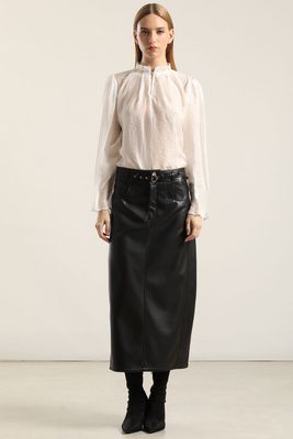 Imagen 2 del producto Blusa Semi Trasparente, Boton Joya, Crudo Liola