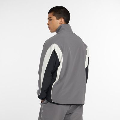 Imagen 2 del producto Chaqueta Lifestyle Hombre New Balance In Game Woven Gris