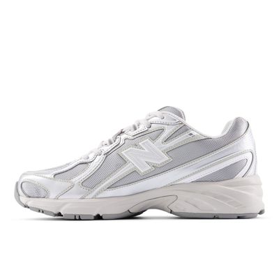 Imagen 2 del producto Zapatillas Urbanas Unisex New Balance 740 Gris/Blanco