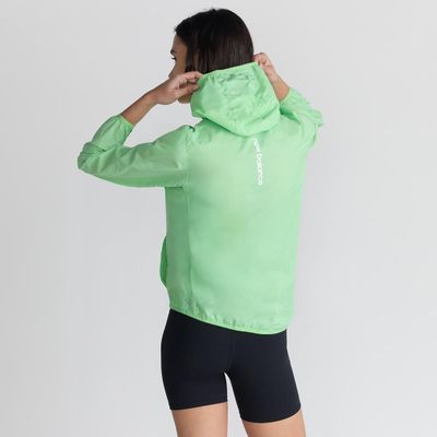 Imagen 2 del producto Cortavientos Running Mujer New Balance Run Packable Verde