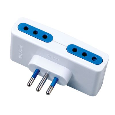Adaptador 4 Tomas 2P+T 10A Blanco, 1500W máx. 250V