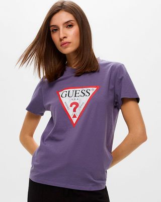 Polera Guess Mujer Ss Classic Fit Logo Tee Morado
