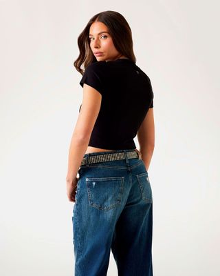 Imagen 2 del producto Polera Guess Mujer Ss Basic Mini Logo Tee Negro