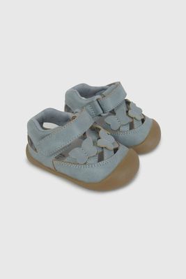 Sandalia Azul con Aplicaciones de Mariposas 23040250V26