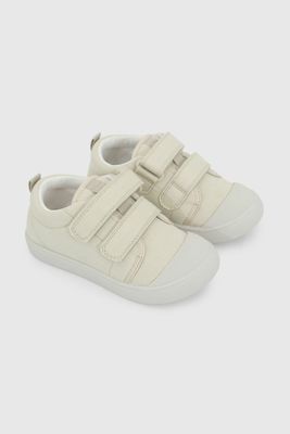 Zapatilla de Lona Beige 47350366V26