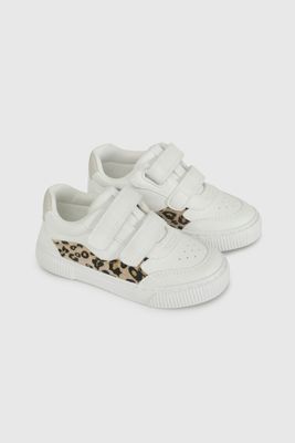 Zapatilla Blanca con Estrella y Animal Print 47200210V26