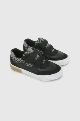 Zapatilla Urbana Negra con Cuadros 57210201V26