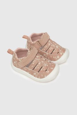 Sandalia Rosada de Niña