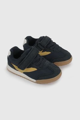 Zapatilla Urbana Azul y Mostaza 47290250V26