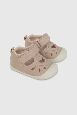 Sandalia Rosada Aplicación Corazón 23020230V26