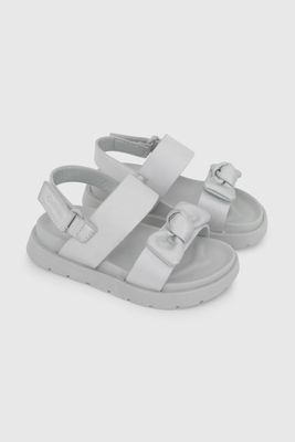 Imagen 1 del producto Sandalia de Vestir Metalizada Plateada 43100208V26