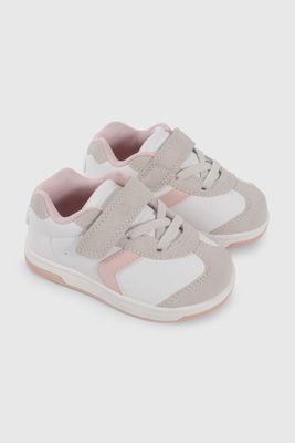 Zapatilla Urbana Blanca y Rosado 37060298V26