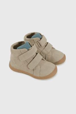 Botín Caminante caña media para Niño de 12 a 4 Años Café con Velcro