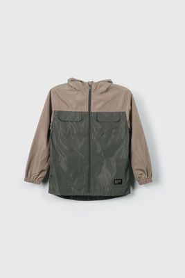 Chaqueta corta viento café para niños, estilo y protección