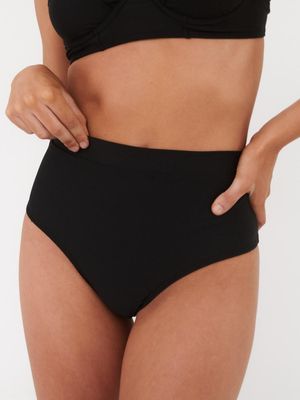 Bottom de Bikini Daikiri Mujer Calzón Tiro Alto Negro Filtro UV50+
