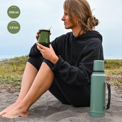 Imagen 2 del producto Termo Líquido Classic 1.3 lts + Mate Bombilla Green Lhotse