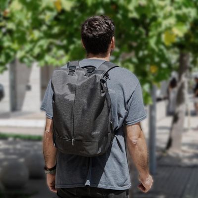 Imagen 2 del producto Mochila Antirrobo Lhotse Gris