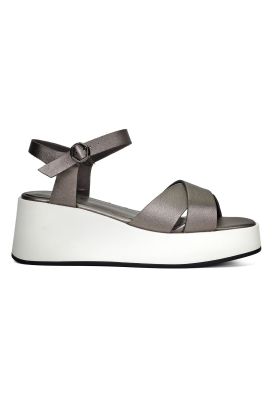 Imagen 2 del producto Sandalia Trabyl Plateado