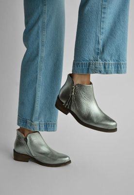 Botin Mujer De Cuero Virginia Metálico C3