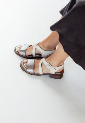 Imagen 2 del producto Sandalia Mujer / Salteador Metálico Beige