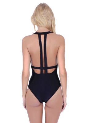 Imagen 2 del producto Traje de baño escotado color negro