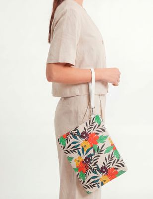 Cosmetiquero estampado hojas