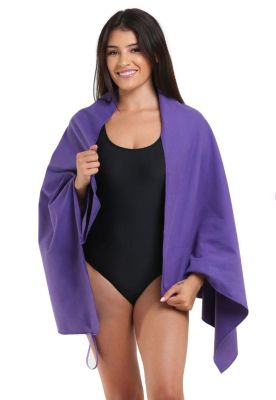 Imagen 2 del producto Toalla microfibra mediana 150 cm x 75 cm morada