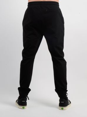 Imagen 2 del producto PANTALON BUZO TRVLR WAY NEGRO
