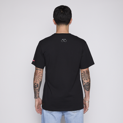 Imagen 2 del producto Polera Colo Colo Urbano Hombre Eterno Campeón Negro y Rojo