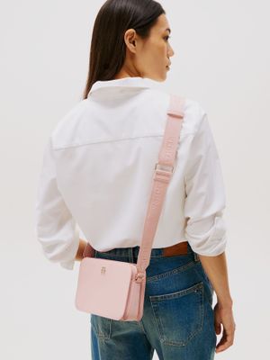 Imagen 2 del producto Bandolera Con Monotipo Logotape Rosado Tommy Hilfiger