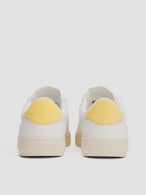 Imagen 2 del producto Zapatilla Esencial De Cuero y Logo Amarillo Tommy Jeans