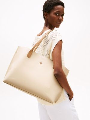 Imagen 2 del producto Tote Distinct Monogram - Beige Tommy Hilfiger