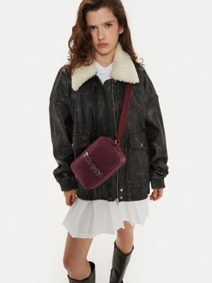 Imagen 2 del producto Bandolera City Bold Logo Metálico Rojo Tommy Hilfiger