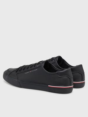 Imagen 2 del producto Zapatilla Con Logo En Bajo Relieve Negro Tommy Hilfiger