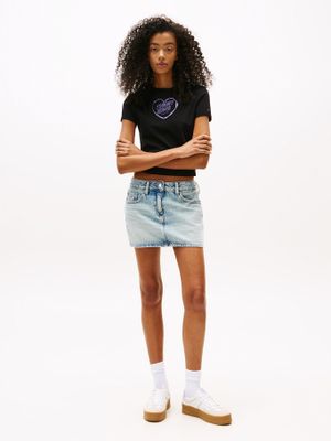 Imagen 2 del producto Polera Heart Logo Slim Fit Negro BDS Tommy Jeans