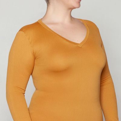 Imagen 2 del producto Polera Esencial Acanalado Escote V Mostaza Monarch