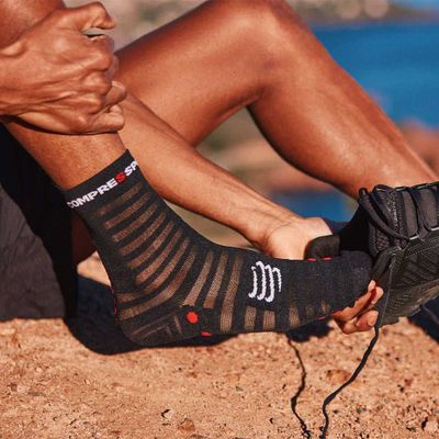 Imagen 2 del producto Calcetín Pro Racing Ultralight V4.0 RunHigh Blackk