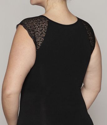 Imagen 2 del producto Polera Hombro Encaje Lasst