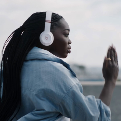 Imagen 2 del producto Audífonos Inalámbricos Beats Solo 4 On Ear - Blanco