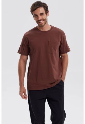 Polera Hombre Básica Con Bolsillo Café Oscuro