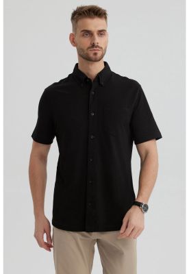 Camisa Hombre Piqué Con Bolsillo Negro