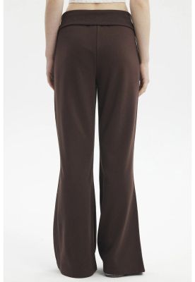 Imagen 2 del producto Pantalón Buzo Mujer Flare Café Oscuro