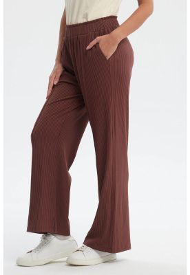 Imagen 2 del producto Pantalón Buzo Mujer Costura Delantero Café