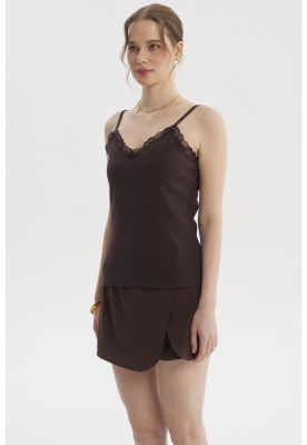 Imagen 2 del producto Polera Peto Mujer Pabilo Escote Con Encaje Café Oscuro