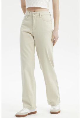 Imagen 2 del producto Jeans Mujer Calce Recto Color Beige