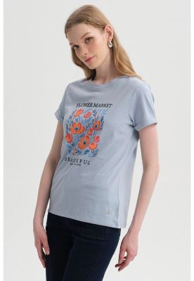 Imagen 2 del producto Polera Mujer Gráfica Roll Up Celeste