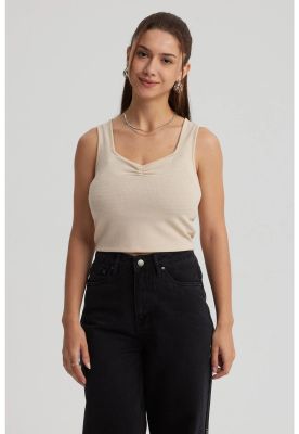 Polera Mujer Escote Corazón Beige