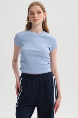 Imagen 1 del producto Polera Mujer Cropped Celeste