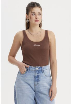 Imagen 1 del producto Polera Mujer Mini Print Texto Café